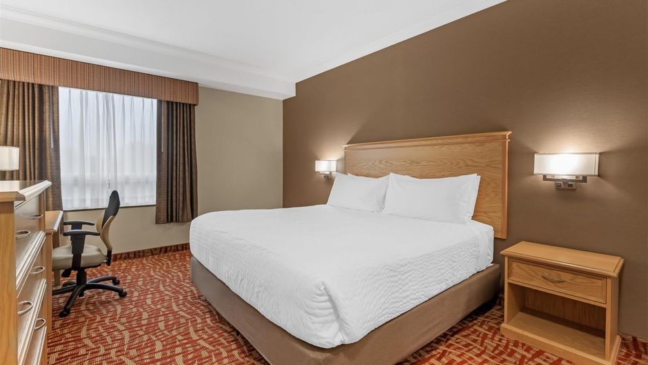 Best Western Plus Cobourg Inn & Conv Ctr Suite