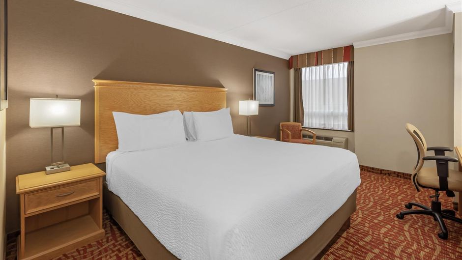 Best Western Plus Cobourg Inn & Conv Ctr Room