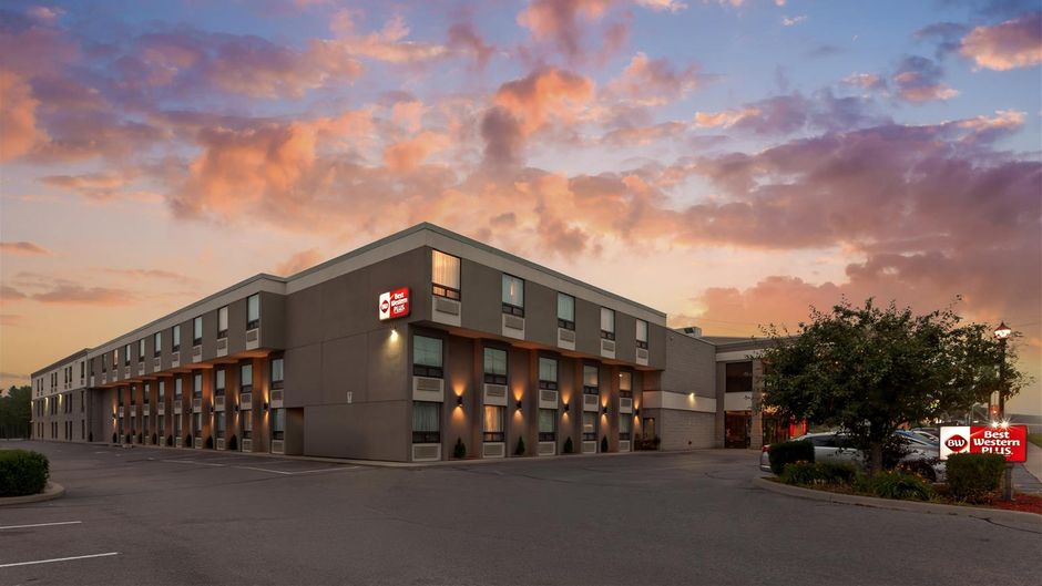 Best Western Plus Cobourg Inn & Conv Ctr Exterior