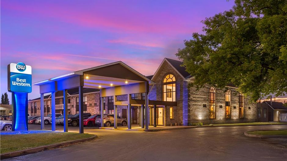 Best Western Smiths Falls Hotel Exterior