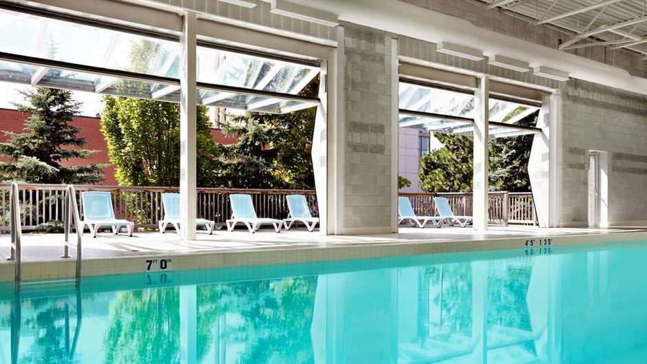Best Western Parkway Hotel Toronto North Pool