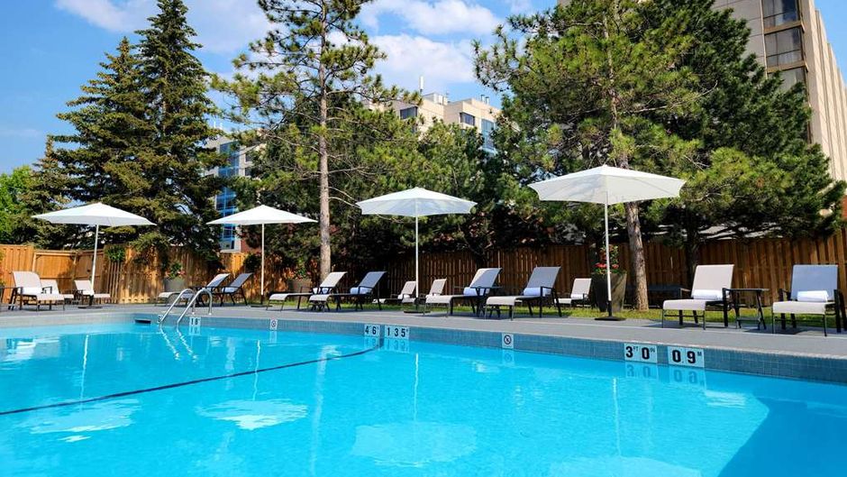 Best Western Parkway Hotel Toronto North Pool