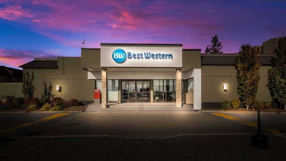 Best Western Parkway Hotel Toronto North Exterior