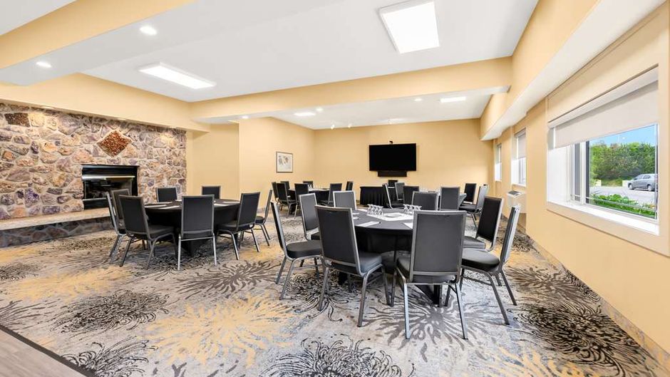Best Western Plus Nor'Wester Hotel & Cnf Meeting