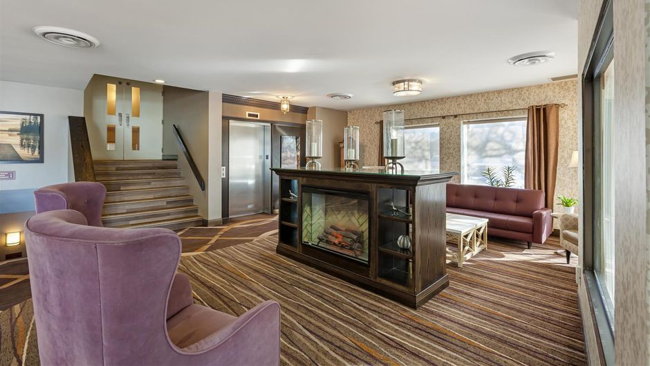 Best Western Plus Otonabee Inn Lobby