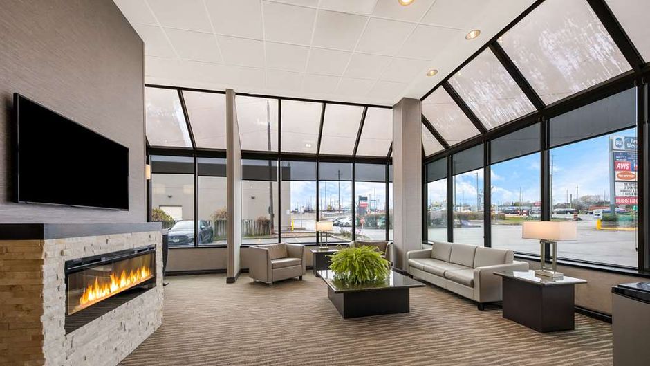 Best Western Voyageur Place Hotel Lobby