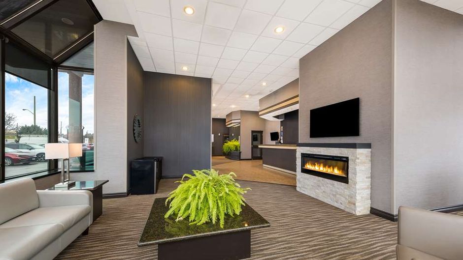 Best Western Voyageur Place Hotel Lobby