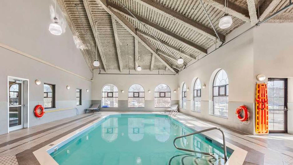 Best Western Plus Executive Inn Pool