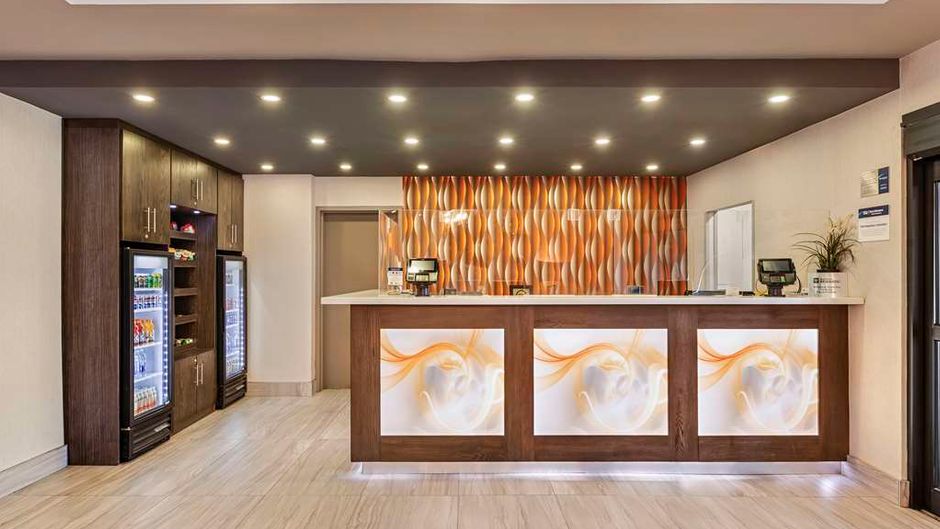 Best Western Plus Executive Inn Lobby