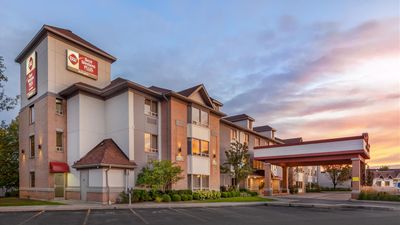 Best Western Plus Burlington Inn & Suite