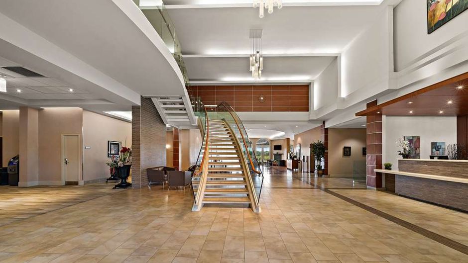 Best Western Plus Orangeville Inn & Stes Lobby