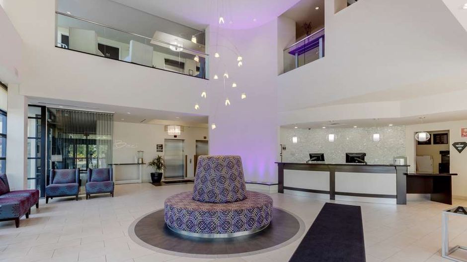 Best Western Premier C Hotel by Carmen's Lobby