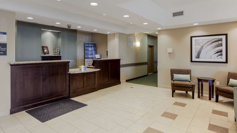 Best Western Plus Walkerton East Ridge Lobby
