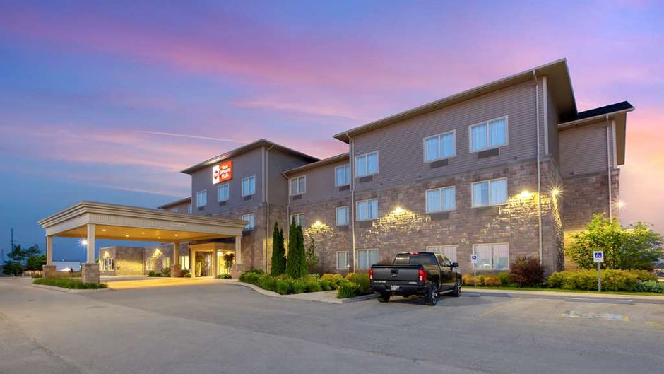Best Western Plus Walkerton East Ridge Exterior
