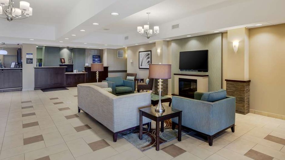 Best Western Plus Walkerton East Ridge Lobby