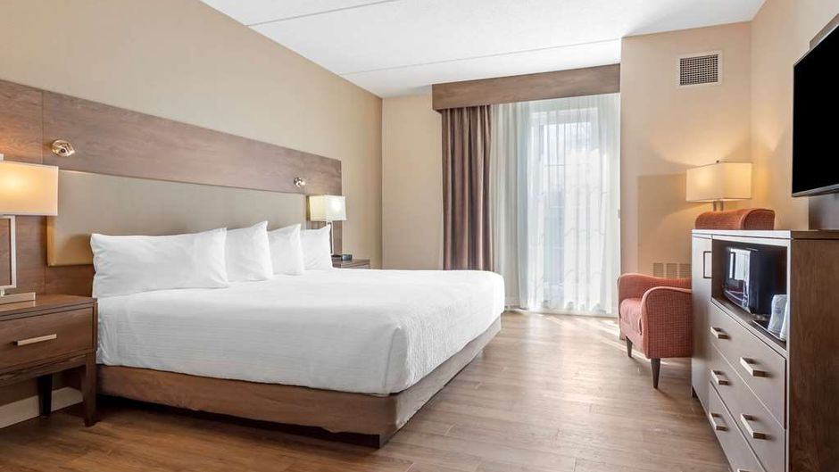 Best Western Plus Parkside Inn & Spa Room