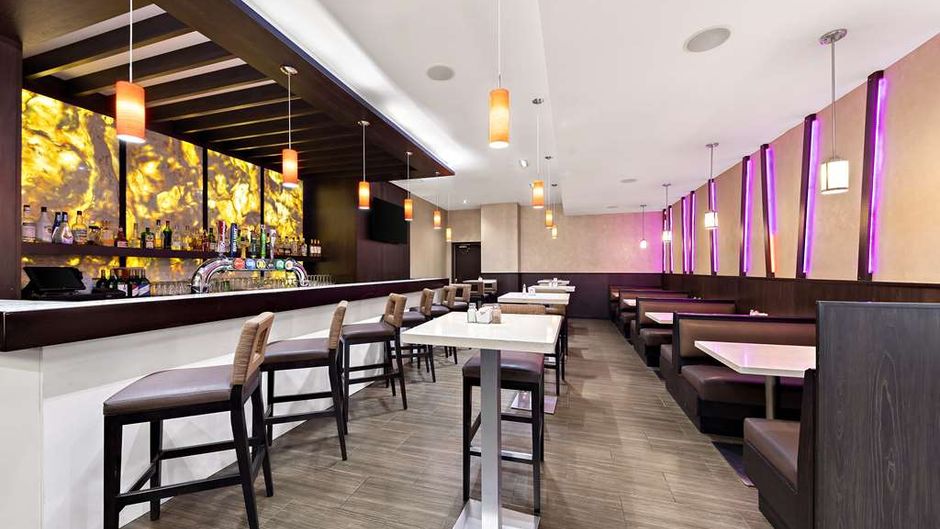 Best Western Plus Toronto North York Restaurant