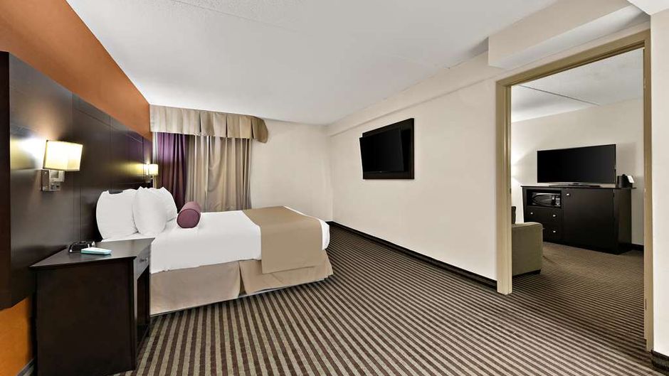 Best Western Plus Toronto North York Room