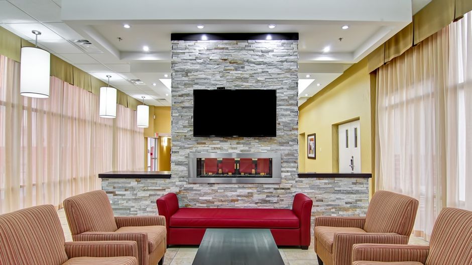 Best Western Plus Bowmanville Lobby