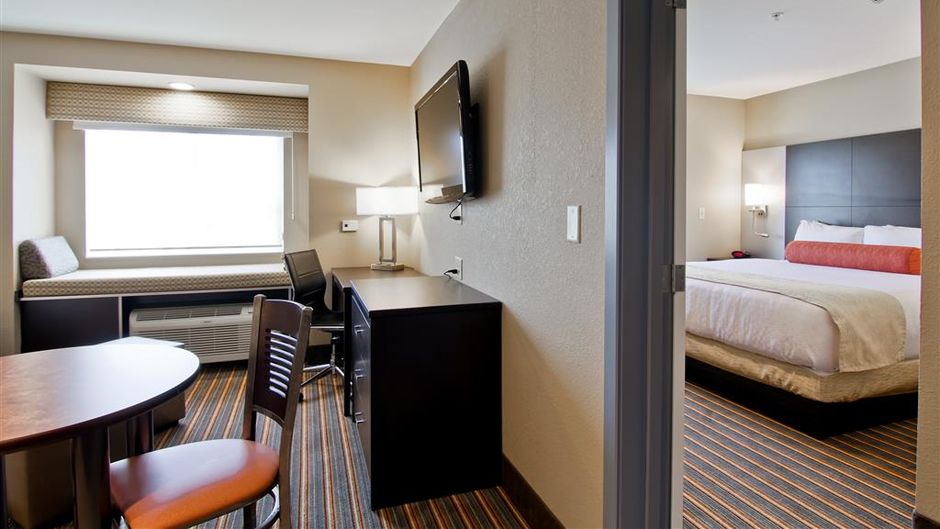 Best Western Plus Woodstock Inn & Suites Suite