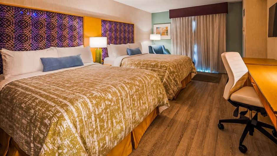 Best Western Premier Toronto Airport Room