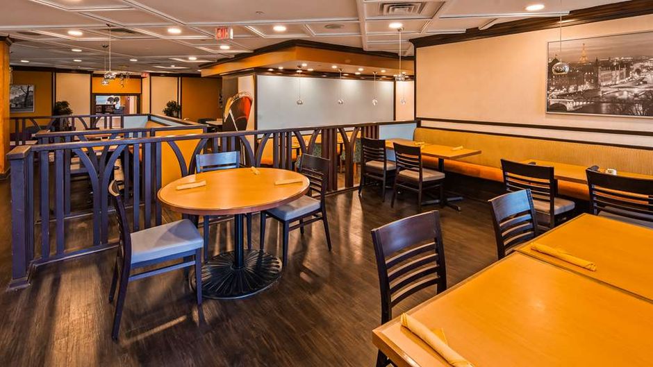 Best Western Premier Toronto Airport Restaurant