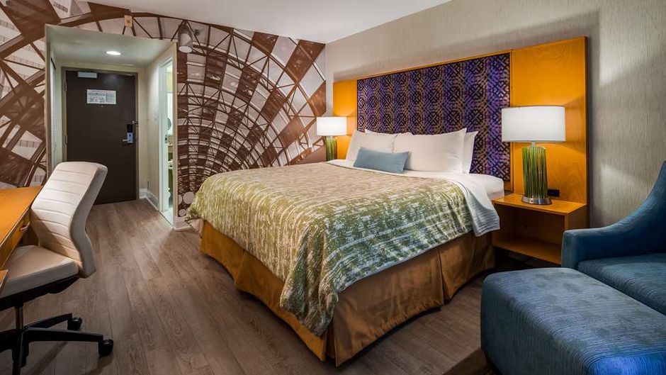 Best Western Premier Toronto Airport Room