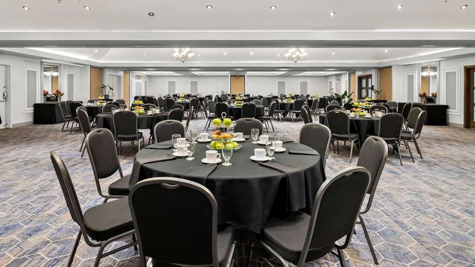 Best Western Hotel St. Jerome Ballroom