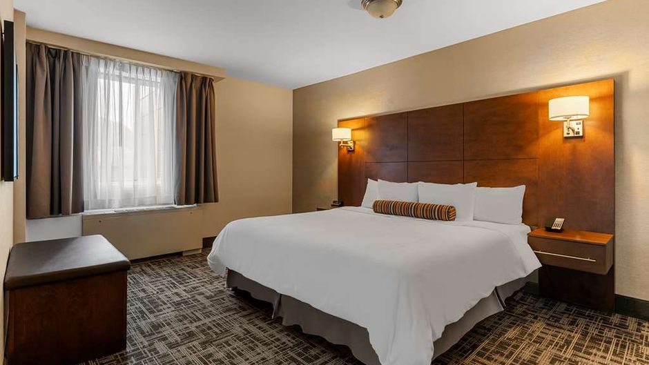 Best Western Ville-Marie Hotel & Suites Suite