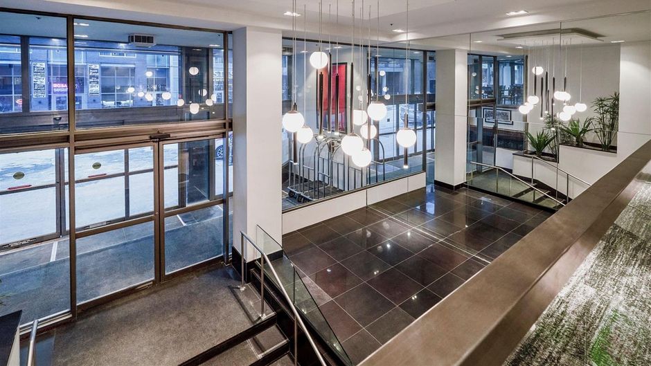Best Western Plus Montreal Dwntwn-Europa Exterior