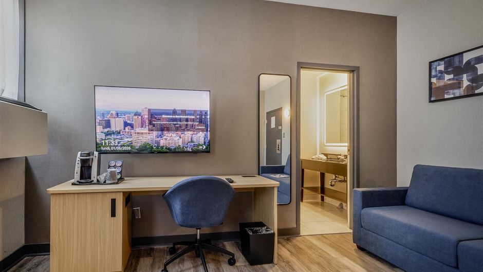 Best Western Plus Montreal Dwntwn-Europa Room