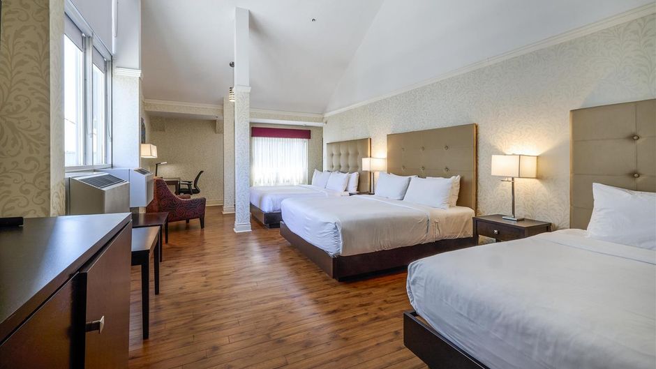 Best Western Plus Montreal Dwntwn-Europa Suite