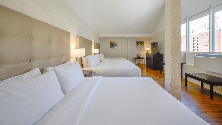 Best Western Plus Montreal Dwntwn-Europa Suite