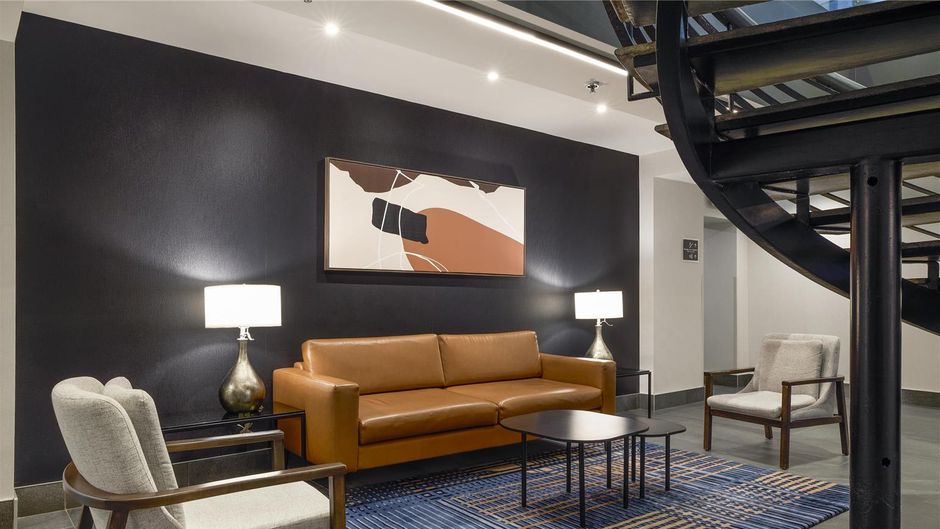 Best Western Plus Montreal Dwntwn-Europa Lobby