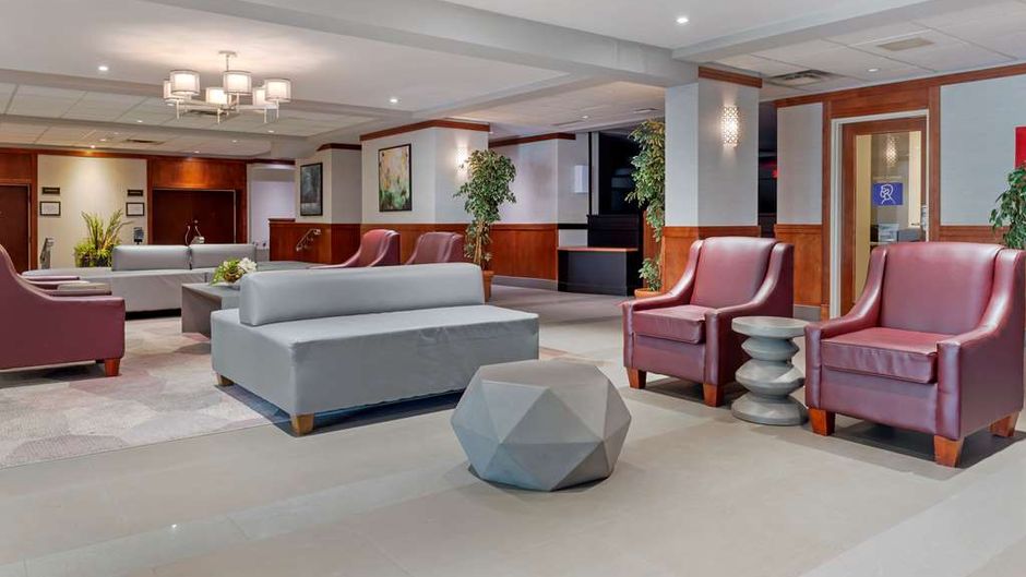 Best Western Plus Gatineau-Ottawa Lobby