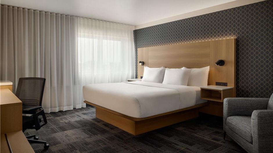 Le Saint Edouard Room