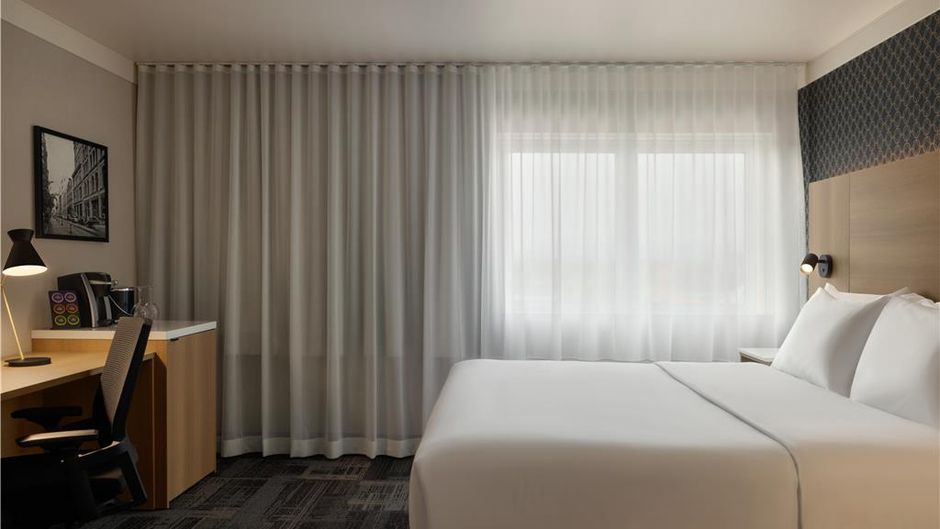 Le Saint Edouard Room
