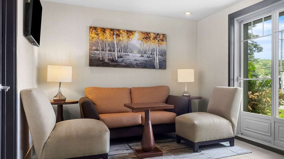 Best Western Plus Hotel Mont-Laurier Lobby