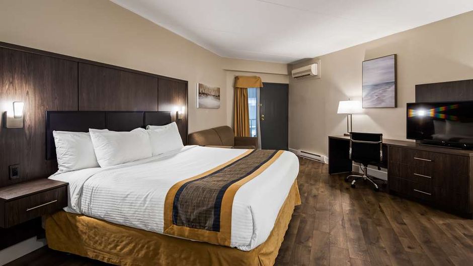 Best Western Laval-Montreal Room