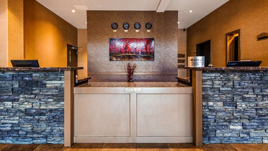 Best Western Plus Estevan Inn & Suites Lobby