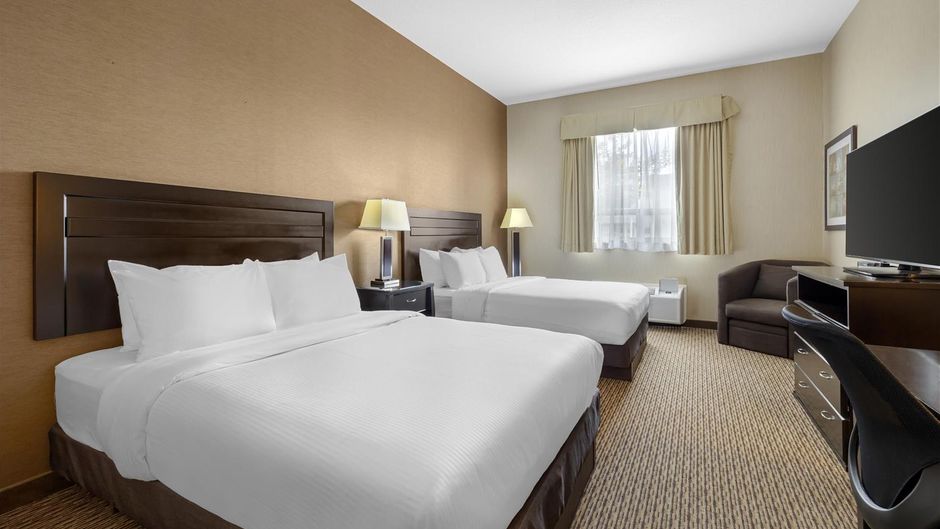 Best Western Plus Estevan Inn & Suites Room