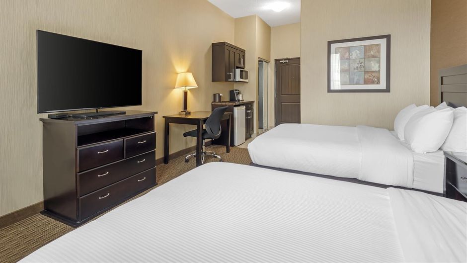 Best Western Plus Estevan Inn & Suites Room