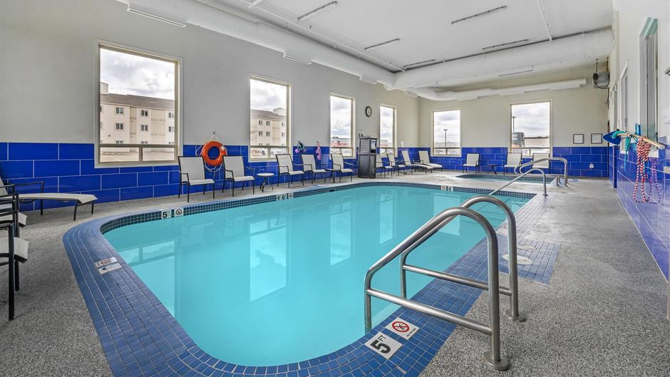 Best Western Plus Estevan Inn & Suites Pool