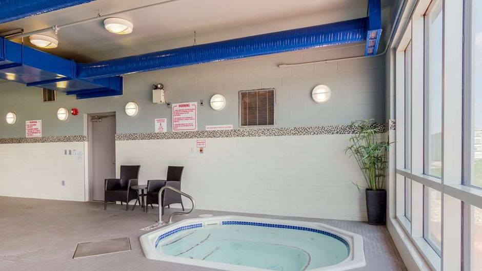 Best Western Plus Eastgate Inn & Suites Pool