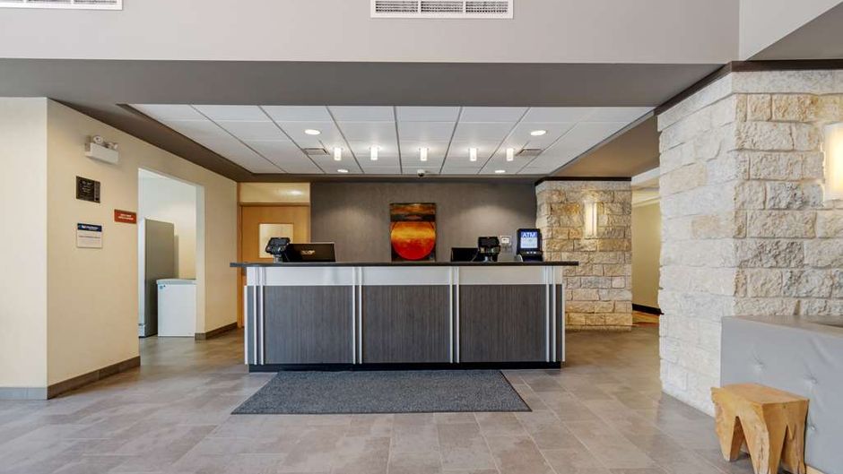 Best Western Plus Eastgate Inn & Suites Lobby