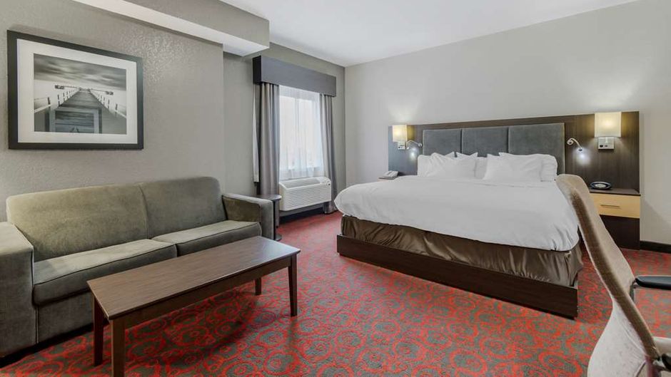 Best Western Plus Eastgate Inn & Suites Room
