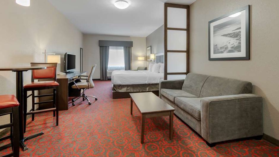 Best Western Plus Eastgate Inn & Suites Room