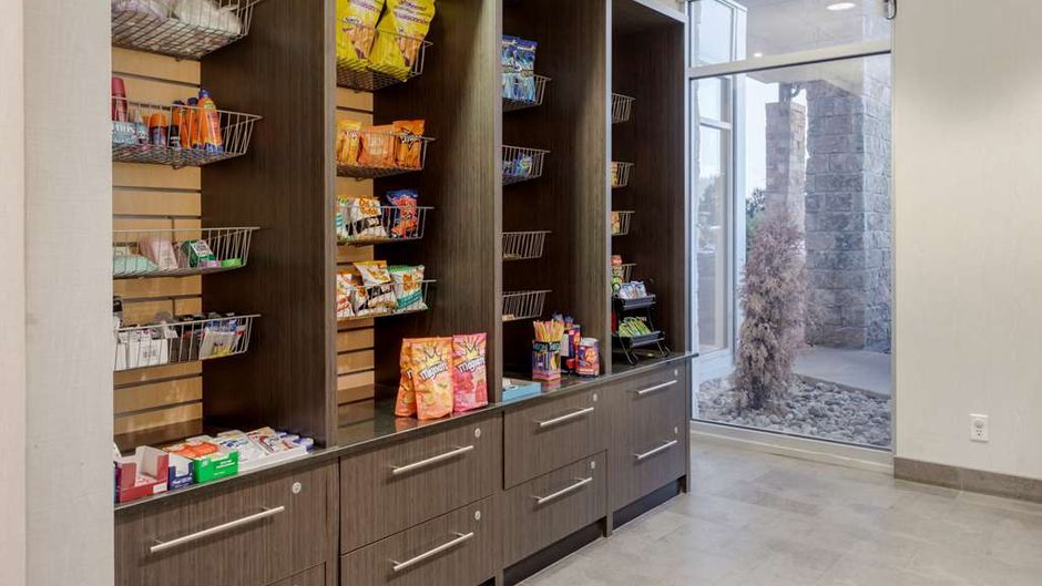 Best Western Plus Eastgate Inn & Suites Lobby
