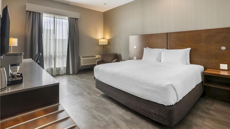 Best Western Plus East Side Room