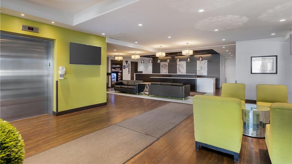 Best Western Plus East Side Lobby